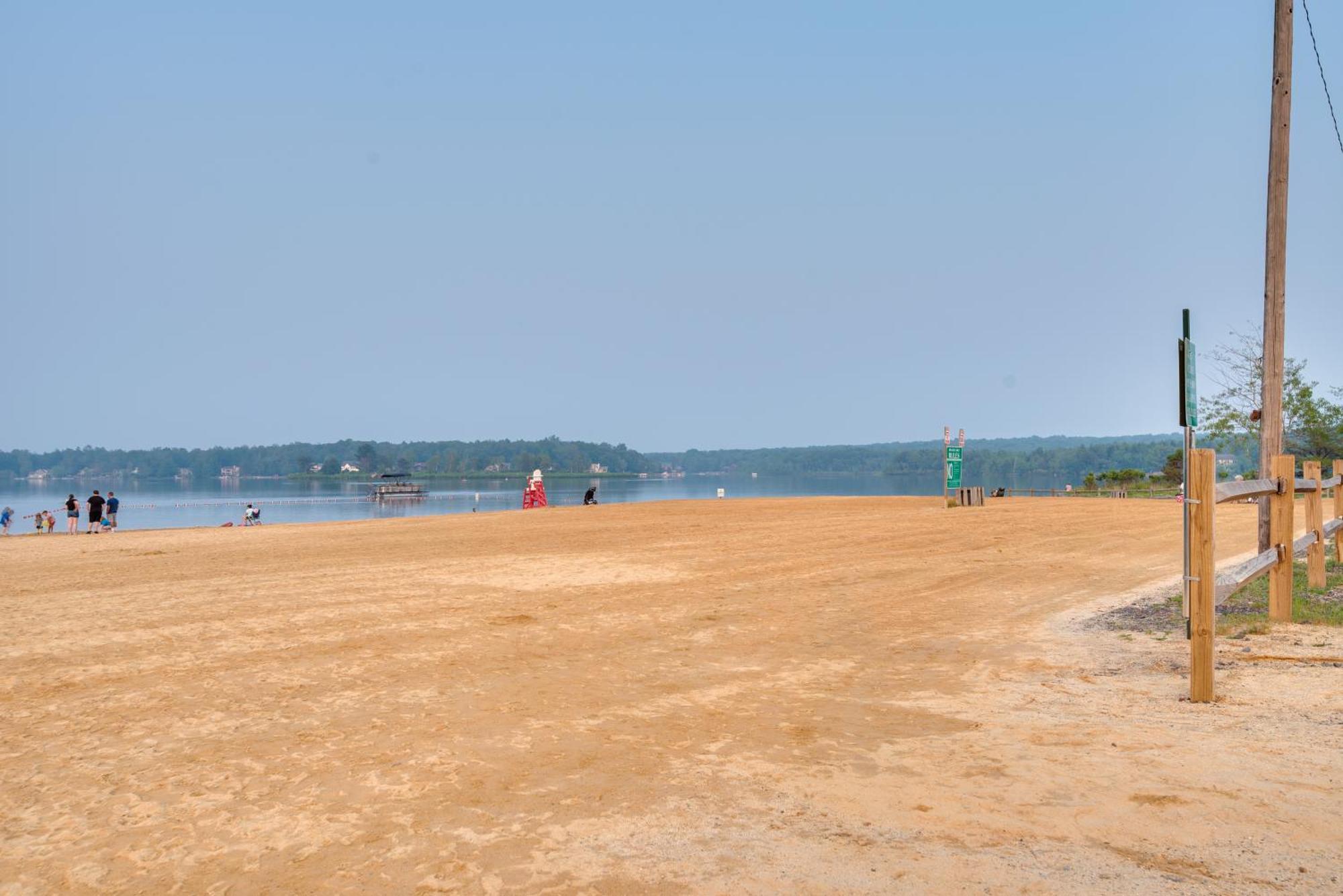 Spacious Pocono Games, Hot Tub, Access