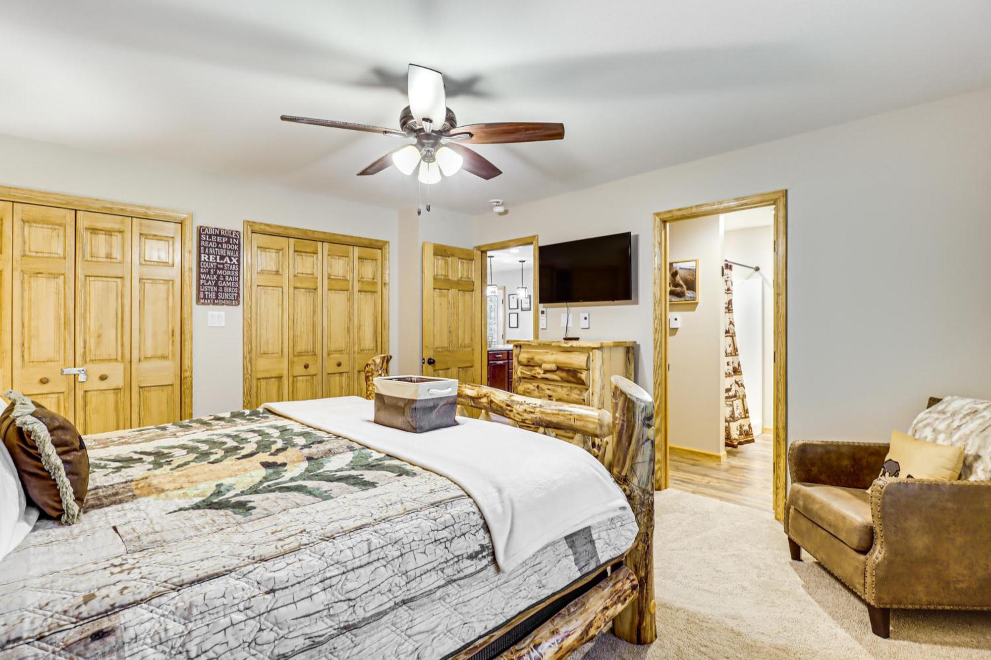 Spacious Pocono Games, Hot Tub, Access Holiday home Albrightsville