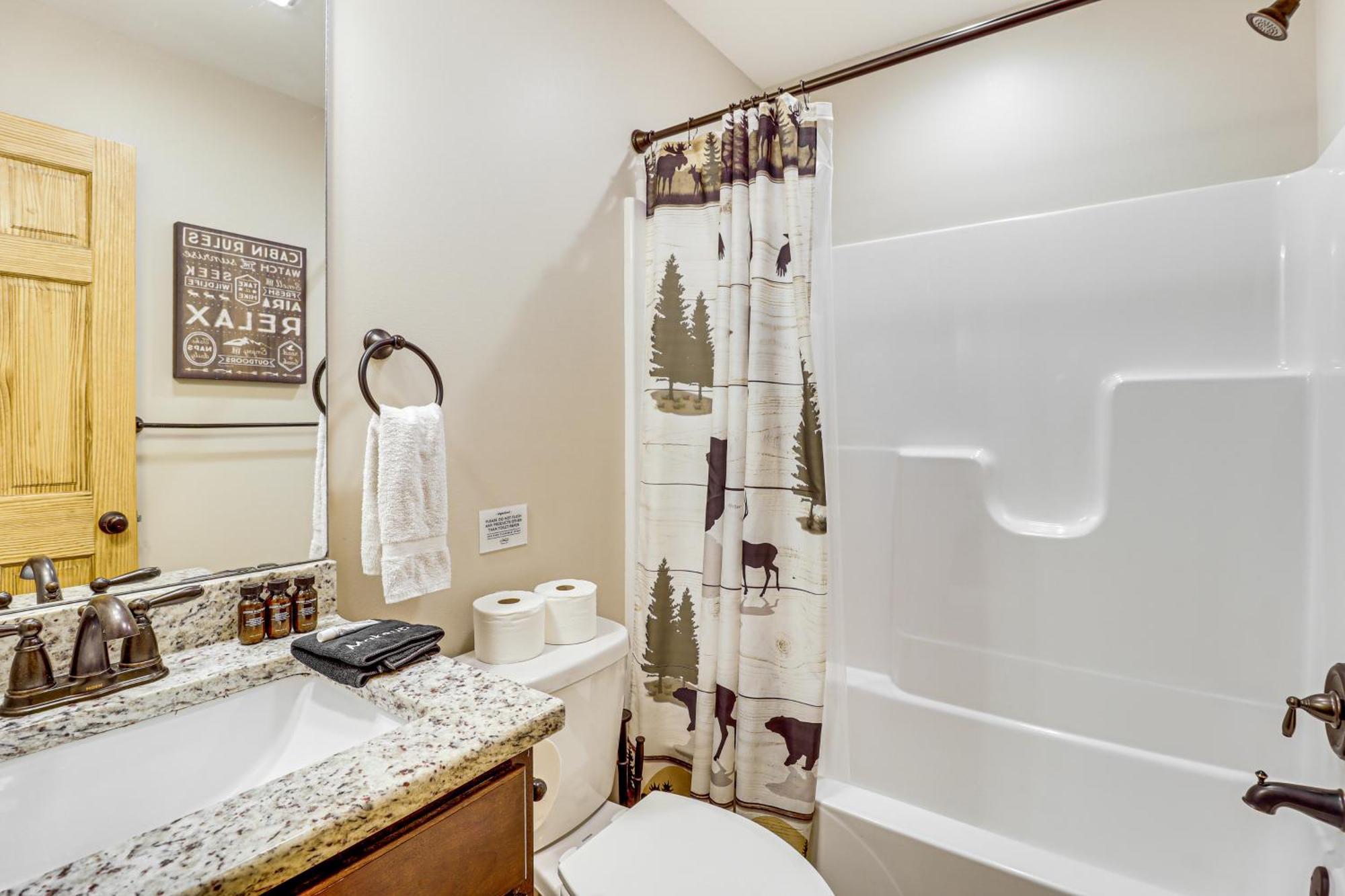 Spacious Pocono Games, Hot Tub, Access