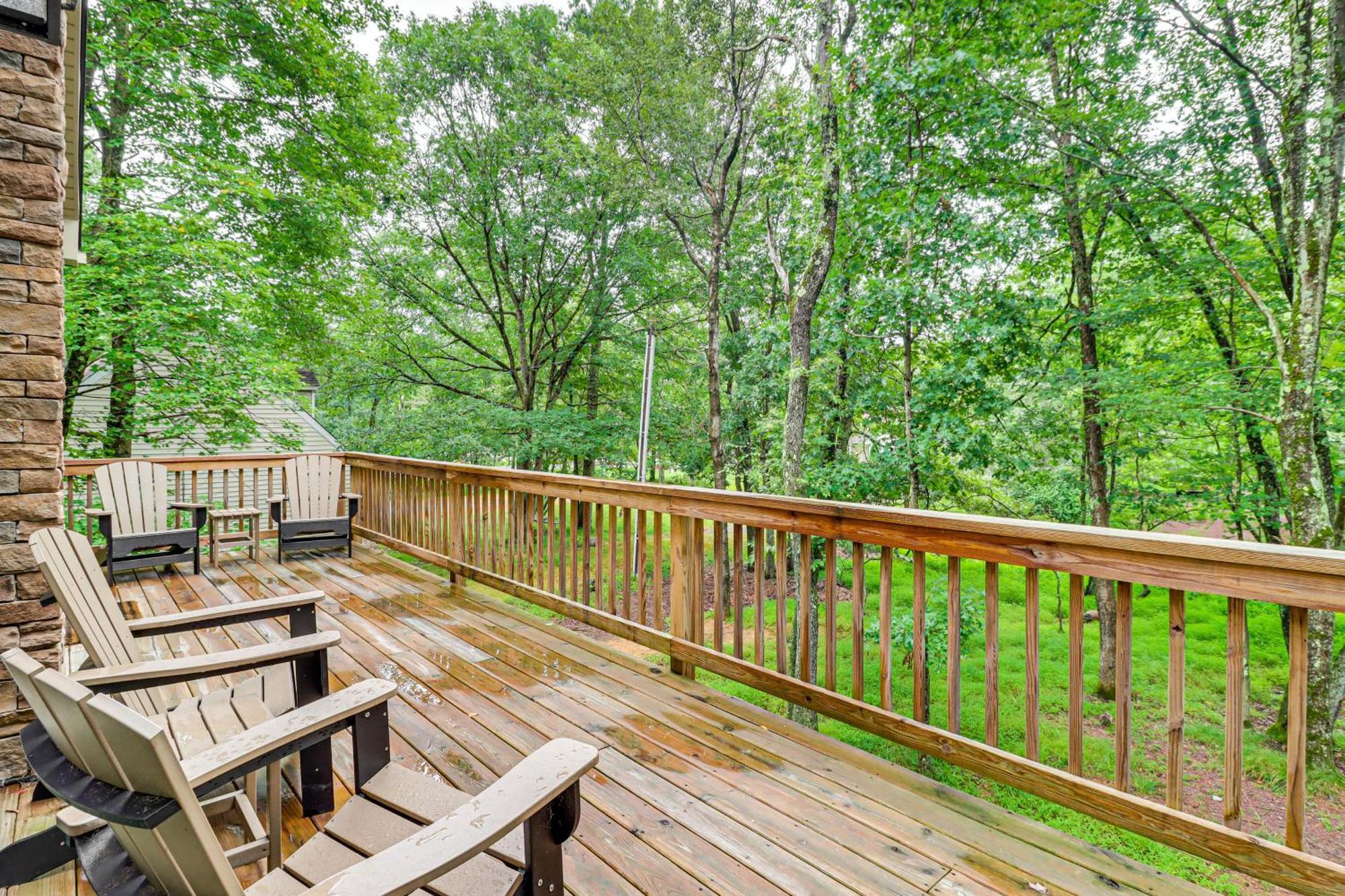 Holiday home Spacious Pocono Games, Hot Tub, Access Albrightsville